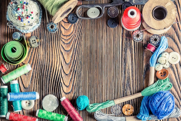 Materiály a priadza na vyšívanie